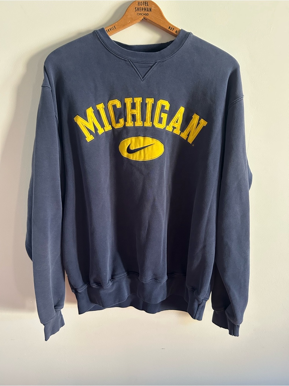 Vintage Nike Team Michigan Wolverines Center Swoosh Sweatshirt Mens Large